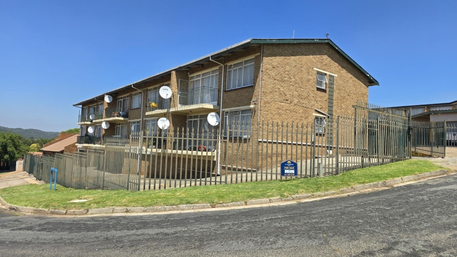 1 Bedroom Property for Sale in South Crest Gauteng