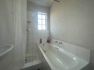 2 Bedroom Property for Sale in Chloorkop Gauteng