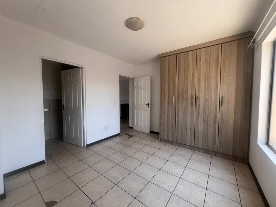2 Bedroom Property for Sale in Ruimsig Gauteng