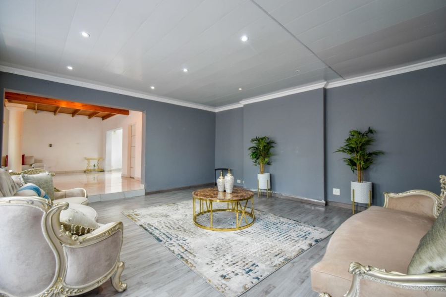 4 Bedroom Property for Sale in Waterkloof Ridge Gauteng