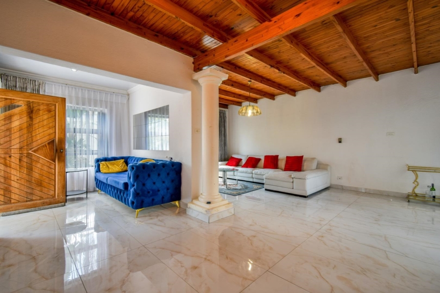 4 Bedroom Property for Sale in Waterkloof Ridge Gauteng