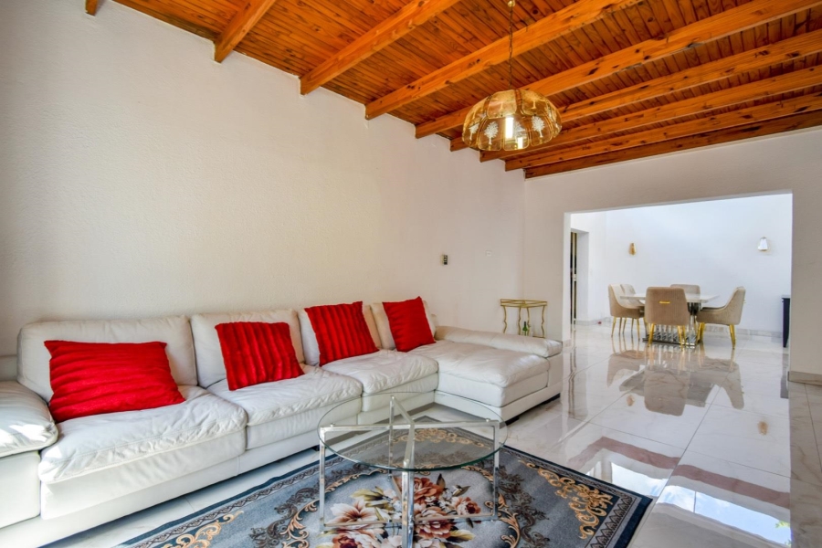 4 Bedroom Property for Sale in Waterkloof Ridge Gauteng