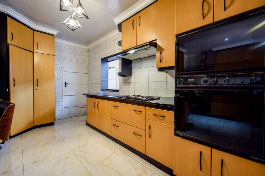 4 Bedroom Property for Sale in Waterkloof Ridge Gauteng