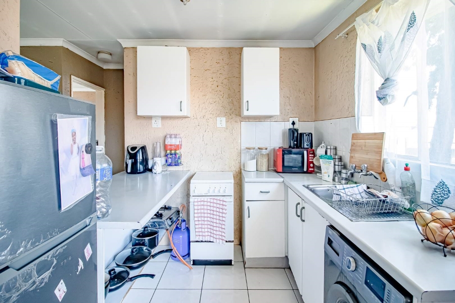 1 Bedroom Property for Sale in Die Hoewes Gauteng