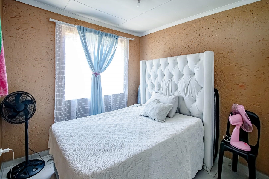 1 Bedroom Property for Sale in Die Hoewes Gauteng