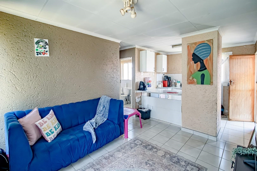 1 Bedroom Property for Sale in Die Hoewes Gauteng