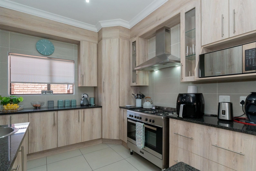 3 Bedroom Property for Sale in Brackenhurst Gauteng