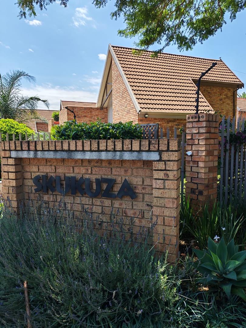 To Let 2 Bedroom Property for Rent in Eldoraigne Gauteng