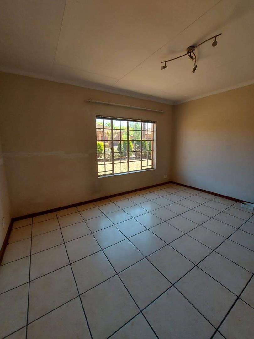 To Let 3 Bedroom Property for Rent in Kookrus Gauteng