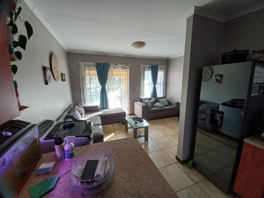 To Let 2 Bedroom Property for Rent in Riversdale Gauteng