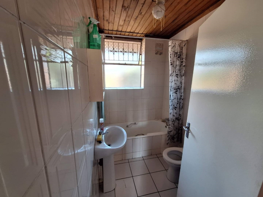 To Let 2 Bedroom Property for Rent in Ferndale Gauteng