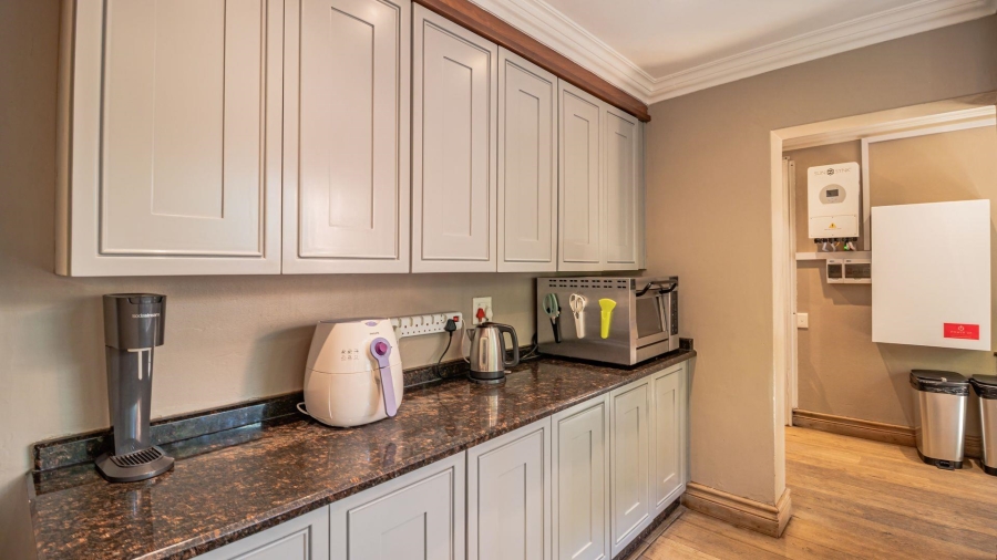 5 Bedroom Property for Sale in Maroeladal Gauteng