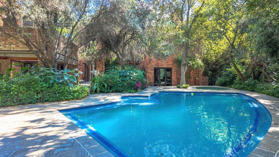 5 Bedroom Property for Sale in Maroeladal Gauteng