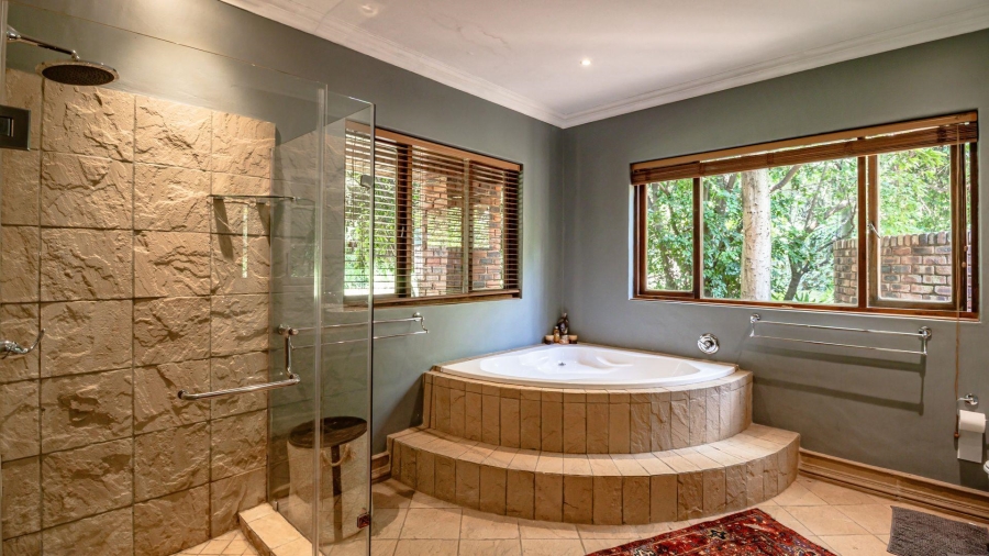 5 Bedroom Property for Sale in Maroeladal Gauteng