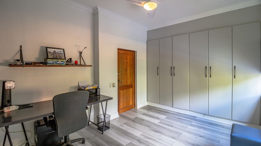 5 Bedroom Property for Sale in Maroeladal Gauteng