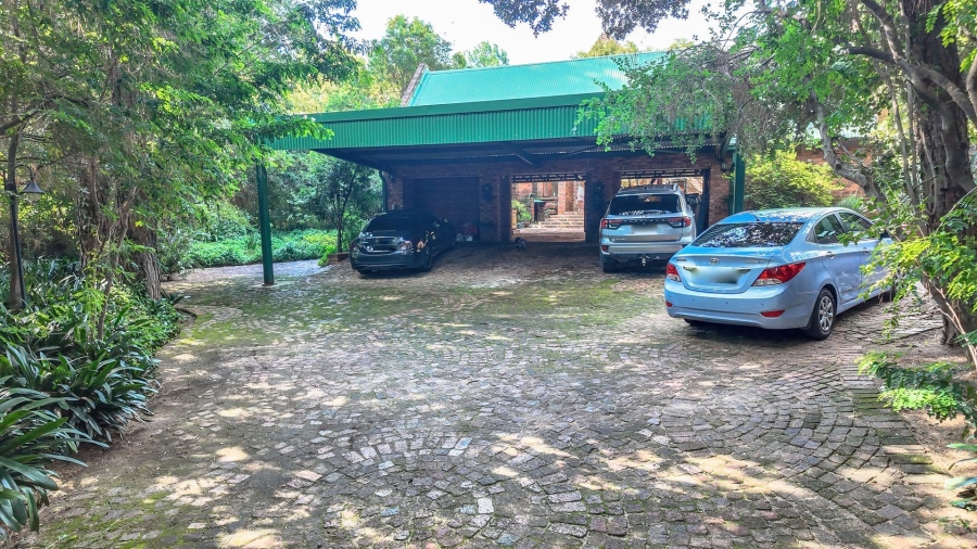 5 Bedroom Property for Sale in Maroeladal Gauteng