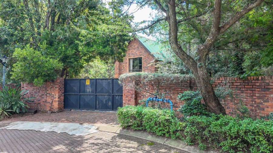 5 Bedroom Property for Sale in Maroeladal Gauteng