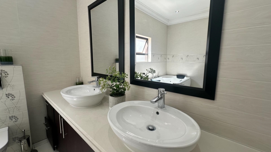 To Let 6 Bedroom Property for Rent in Blue Valley Gauteng