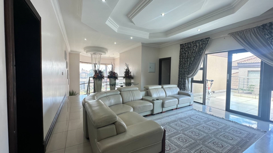 To Let 6 Bedroom Property for Rent in Blue Valley Gauteng