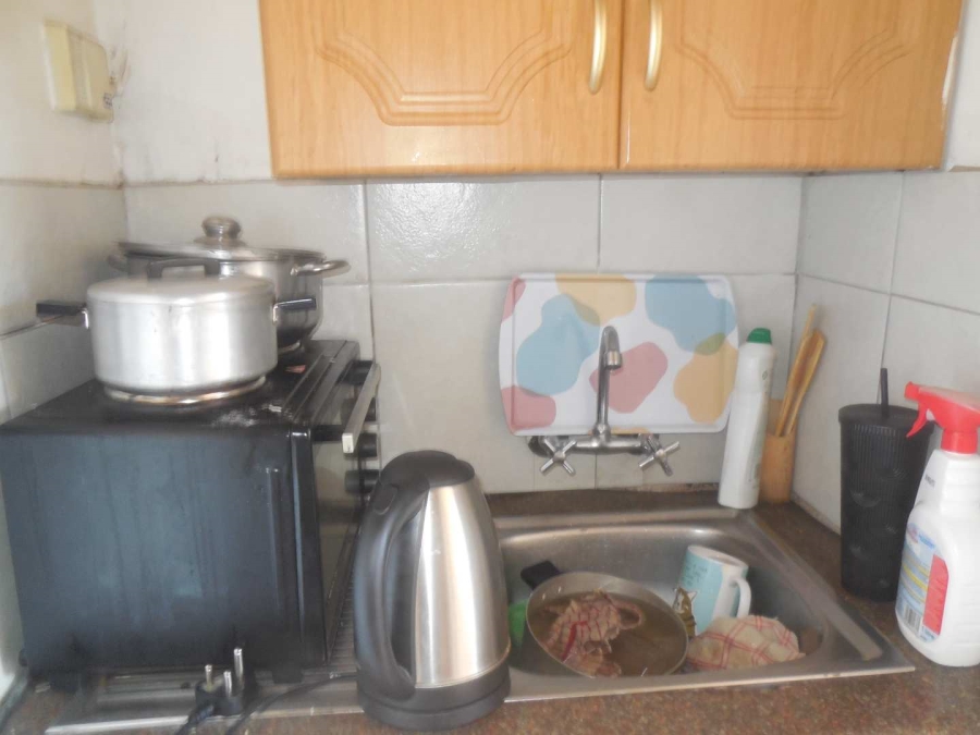 To Let 1 Bedroom Property for Rent in Silverton Gauteng