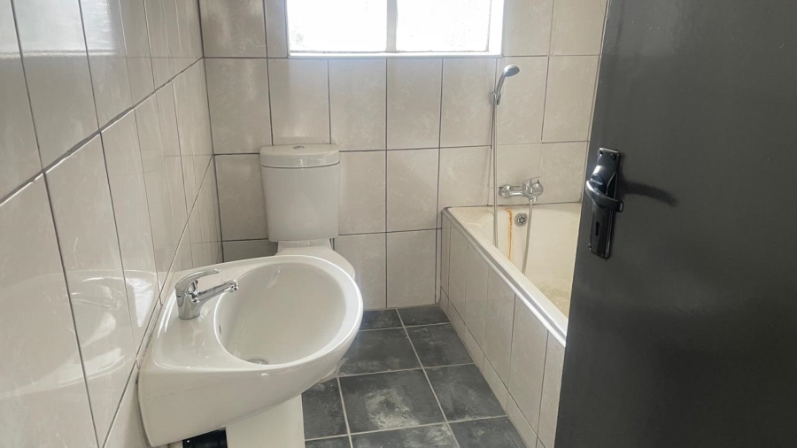 2 Bedroom Property for Sale in Edendale Gauteng