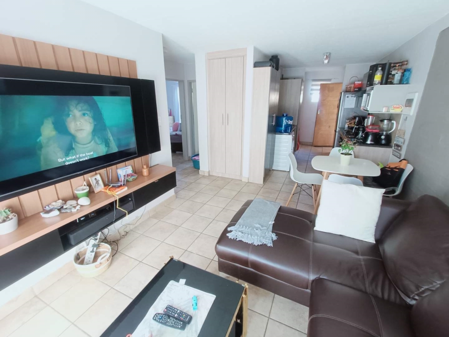 2 Bedroom Property for Sale in Rooihuiskraal Gauteng