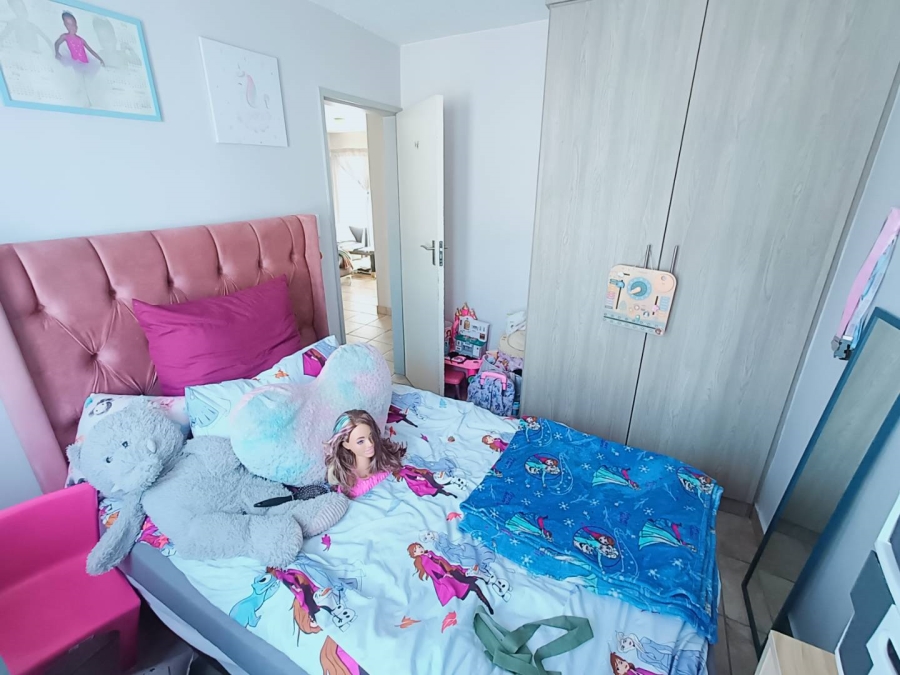 2 Bedroom Property for Sale in Rooihuiskraal Gauteng