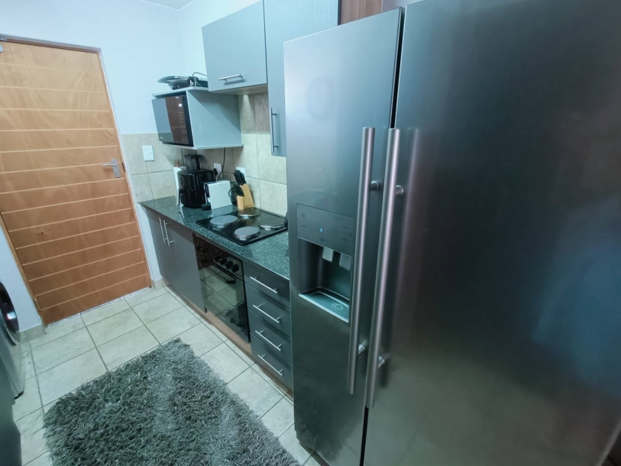 2 Bedroom Property for Sale in Rooihuiskraal Gauteng