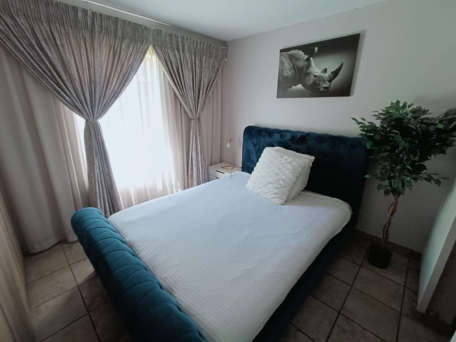 2 Bedroom Property for Sale in Rooihuiskraal Gauteng