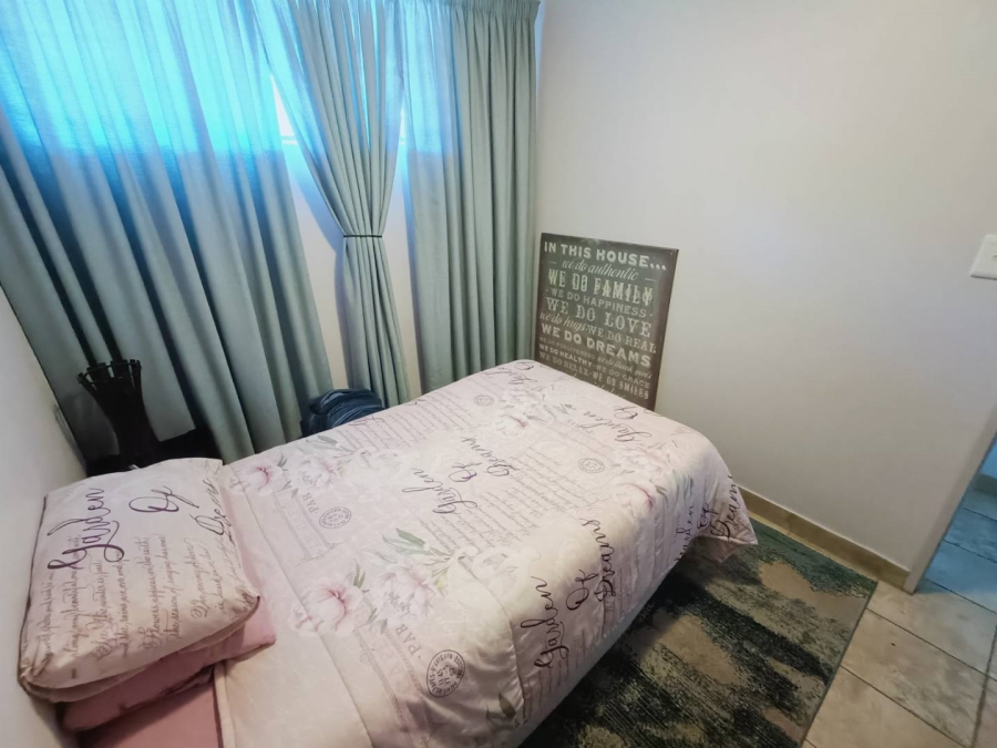 2 Bedroom Property for Sale in Rooihuiskraal Gauteng