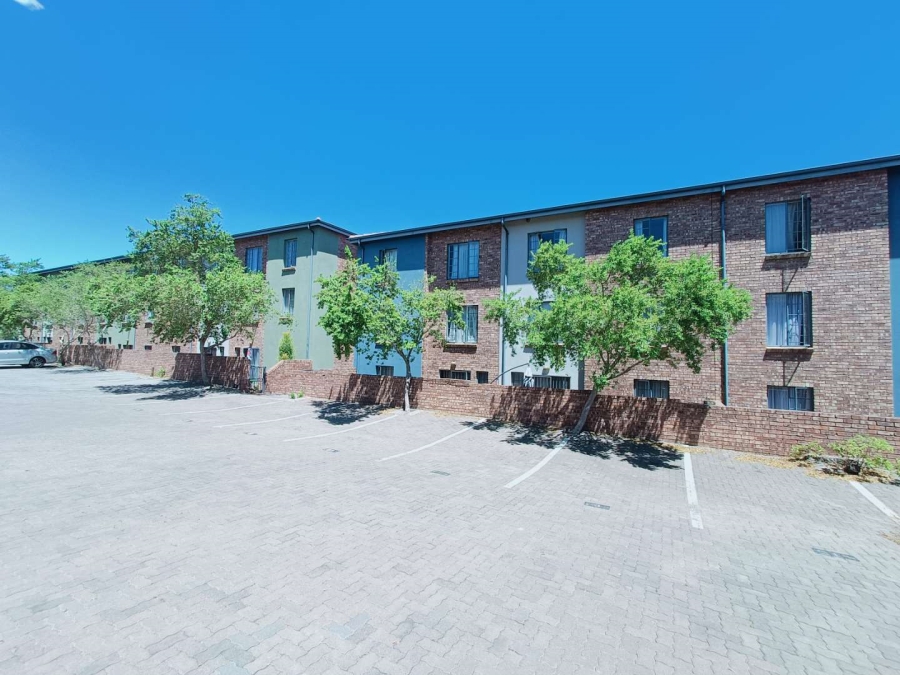 2 Bedroom Property for Sale in Rooihuiskraal Gauteng