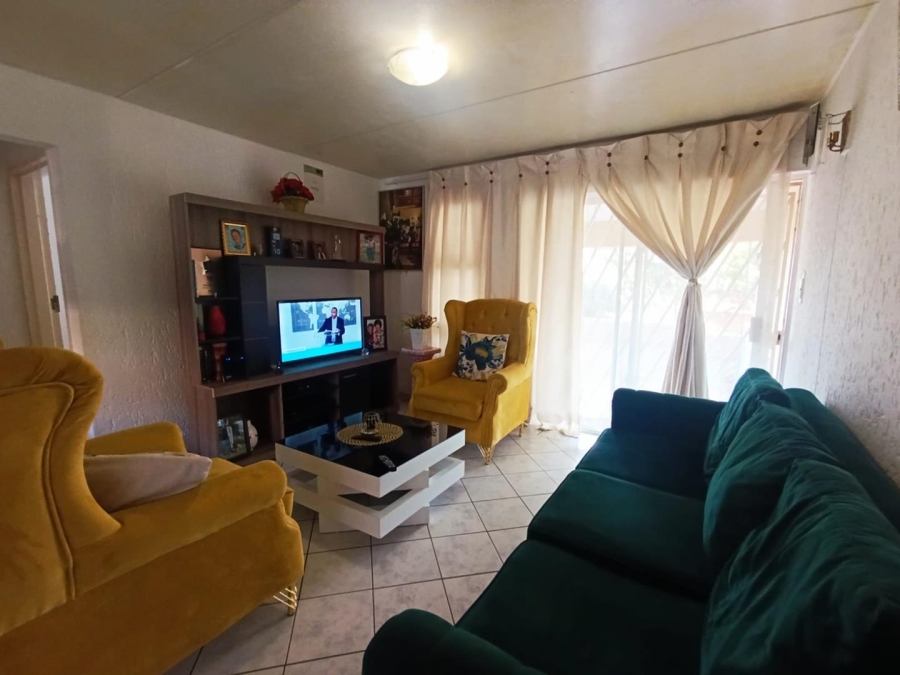 2 Bedroom Property for Sale in Mondeor Gauteng