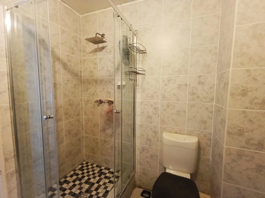 2 Bedroom Property for Sale in Mondeor Gauteng