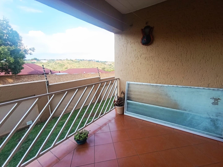 2 Bedroom Property for Sale in Mondeor Gauteng