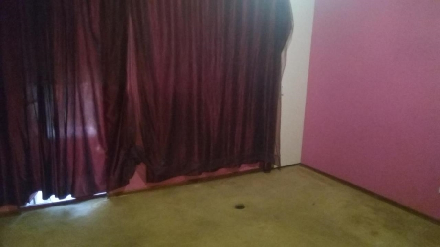 2 Bedroom Property for Sale in Mulbarton Gauteng