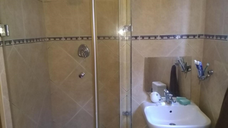 2 Bedroom Property for Sale in Mulbarton Gauteng