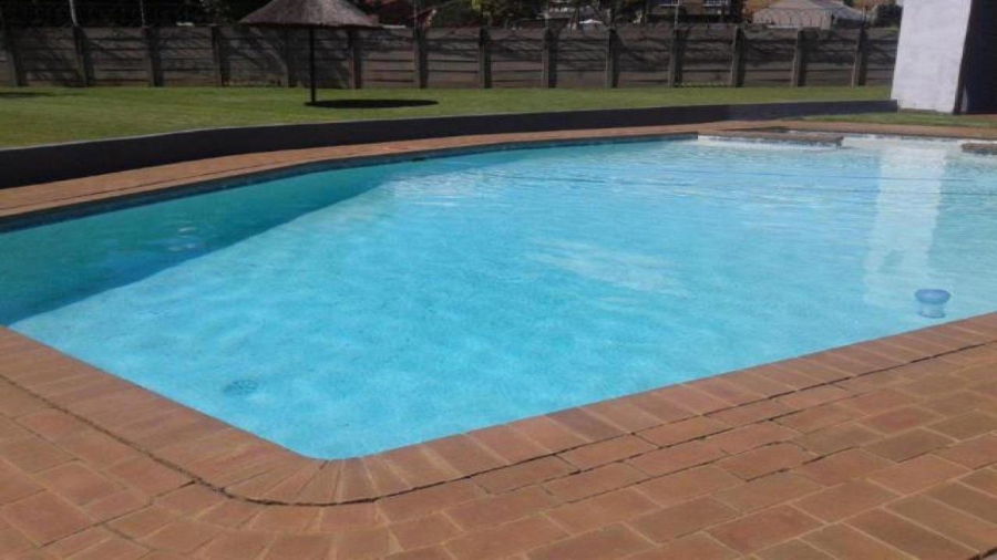 2 Bedroom Property for Sale in Mulbarton Gauteng