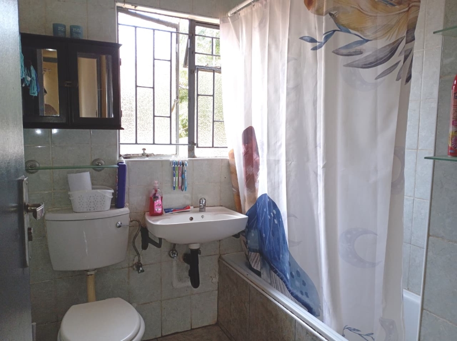 4 Bedroom Property for Sale in Lenasia Ext 11 Gauteng