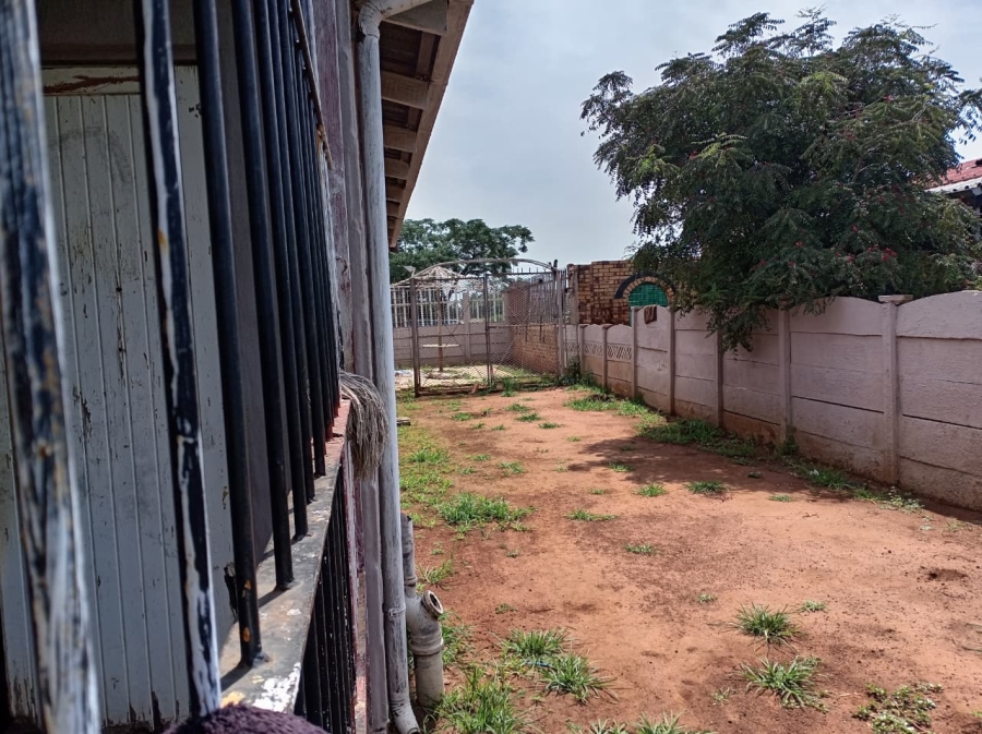 4 Bedroom Property for Sale in Lenasia Ext 11 Gauteng