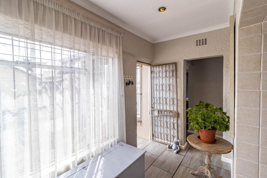 5 Bedroom Property for Sale in Brackendowns Gauteng