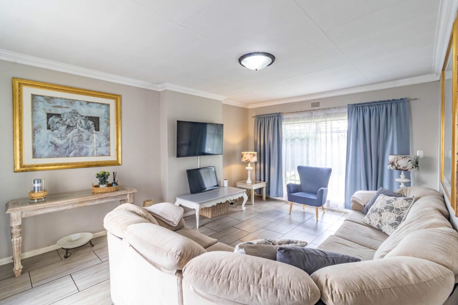 5 Bedroom Property for Sale in Brackendowns Gauteng