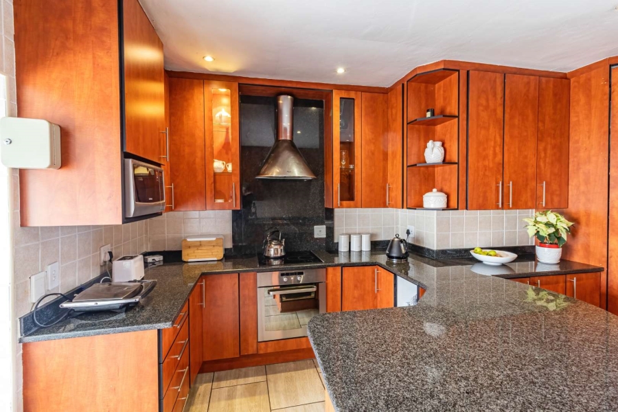 5 Bedroom Property for Sale in Brackendowns Gauteng