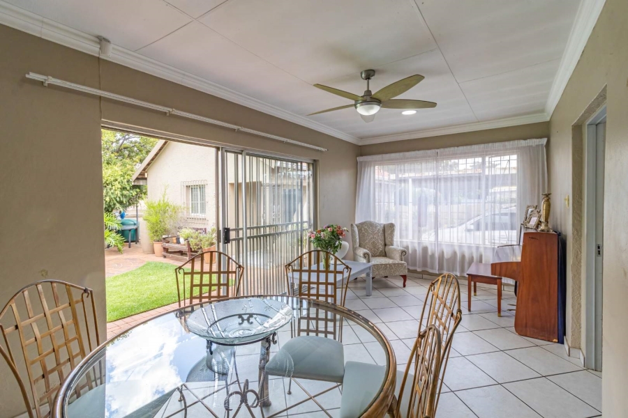 5 Bedroom Property for Sale in Brackendowns Gauteng