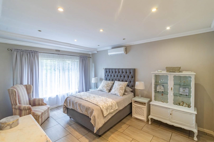 5 Bedroom Property for Sale in Brackendowns Gauteng