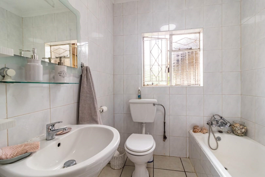5 Bedroom Property for Sale in Brackendowns Gauteng