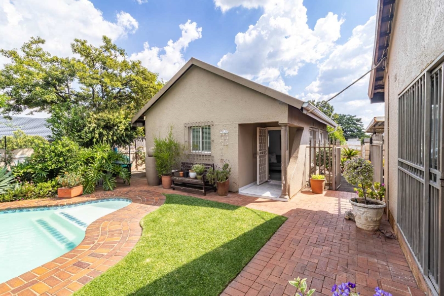 5 Bedroom Property for Sale in Brackendowns Gauteng