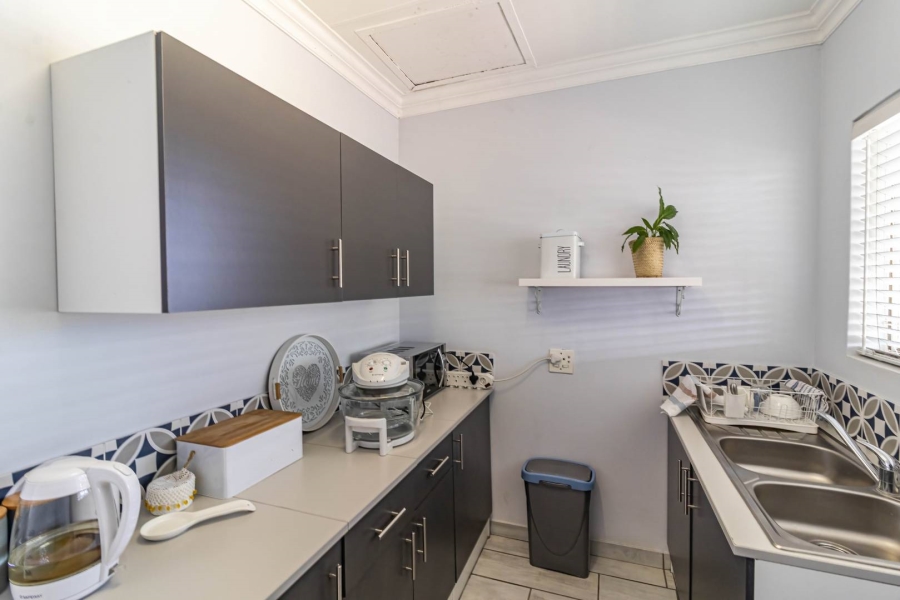 5 Bedroom Property for Sale in Brackendowns Gauteng