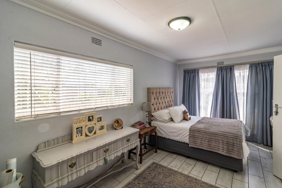 5 Bedroom Property for Sale in Brackendowns Gauteng