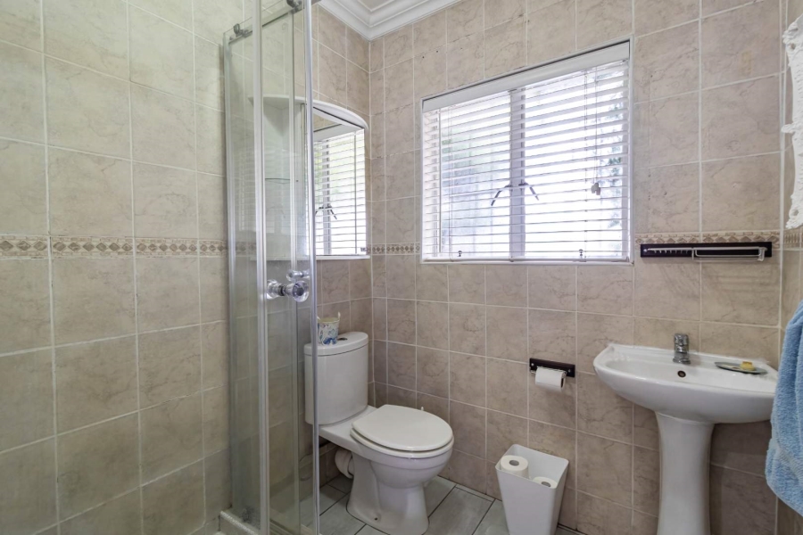 5 Bedroom Property for Sale in Brackendowns Gauteng