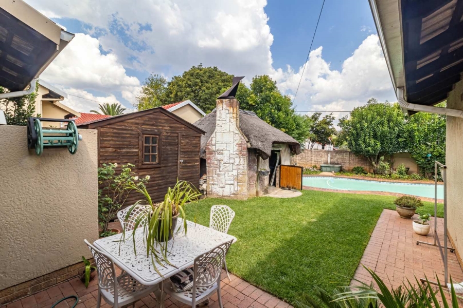 5 Bedroom Property for Sale in Brackendowns Gauteng